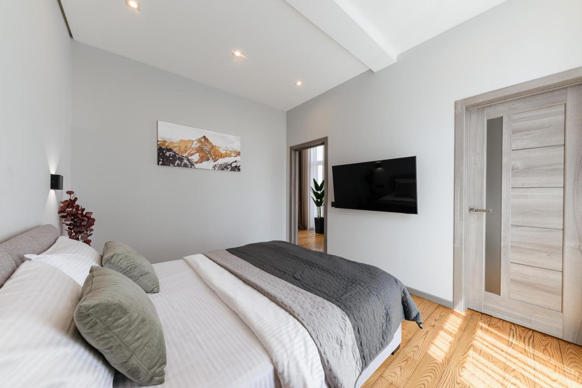 Luxury Apartments Smart House Uzhhorod Exterior foto